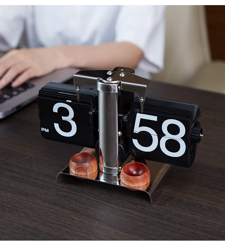 Retro Vibe Clock