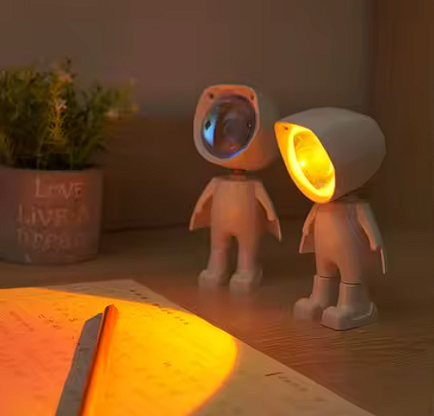 Mini Astronaut Night Light Projector – Rechargeable Sunset Lamp